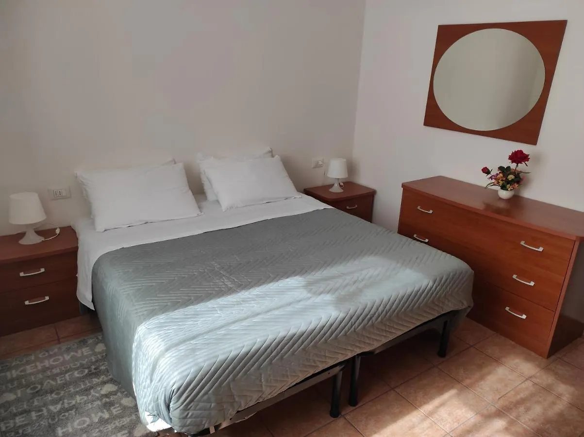 Casa Di Luca Apartment Lecco 0*,